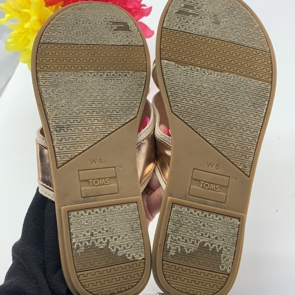 Toms Rose Gold Crisscross Slip On Sandal Sz 6. MCS0744F - Picture 5 of 5